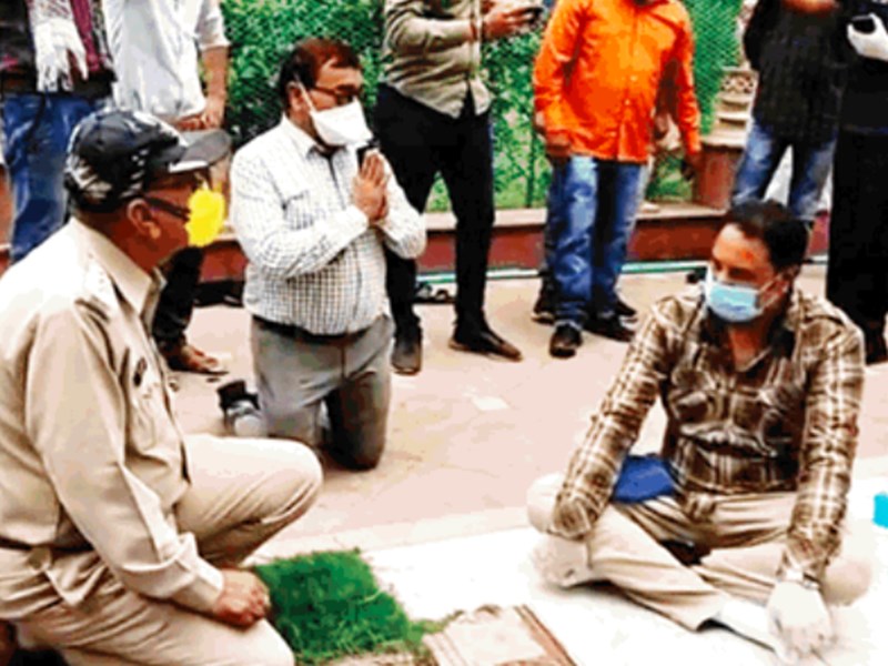 मध्यप्रदेश में कांग्रेस विधायकों के सामने घुटने टेकने वाले SDM और CSP को हटाया गया, जीतू पटवारी पर एफआईआर मध्यप्रदेश में कांग्रेस विधायकों के सामने घुटने टेकने वाले SDM और CSP को हटाया गया, जीतू पटवारी पर एफआईआर