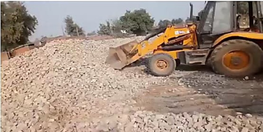 रीवा: अवैध उत्खनन करते चेन माउंटेन मशीन और डम्फर जप्त, पढ़िए रीवा: अवैध उत्खनन करते चेन माउंटेन मशीन और डम्फर जप्त, पढ़िए