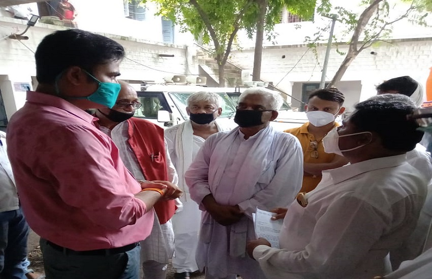 रीवा: ब्लॉक कांग्रेस कमेटी त्योंथर ने SDM को सौपा ज्ञापन, पढ़िए पूरी खबर