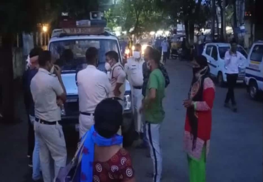 जबलपुर में एक युवक पर तीन भाइयों ने किए तीन फायर, कमर में लगी गोली, इलाके में सनसनी