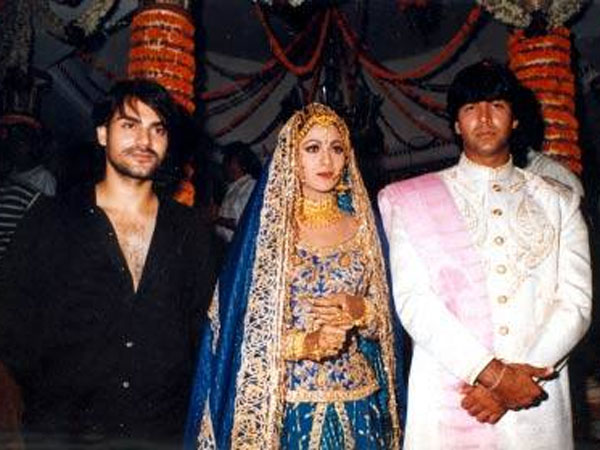 शादी के पहले अक्षय कुमार ने इन लड़कियों को धोखा, आज भी याद करके बहुत रोती है... शादी के पहले अक्षय कुमार ने इन लड़कियों को धोखा, आज भी याद करके बहुत रोती है...