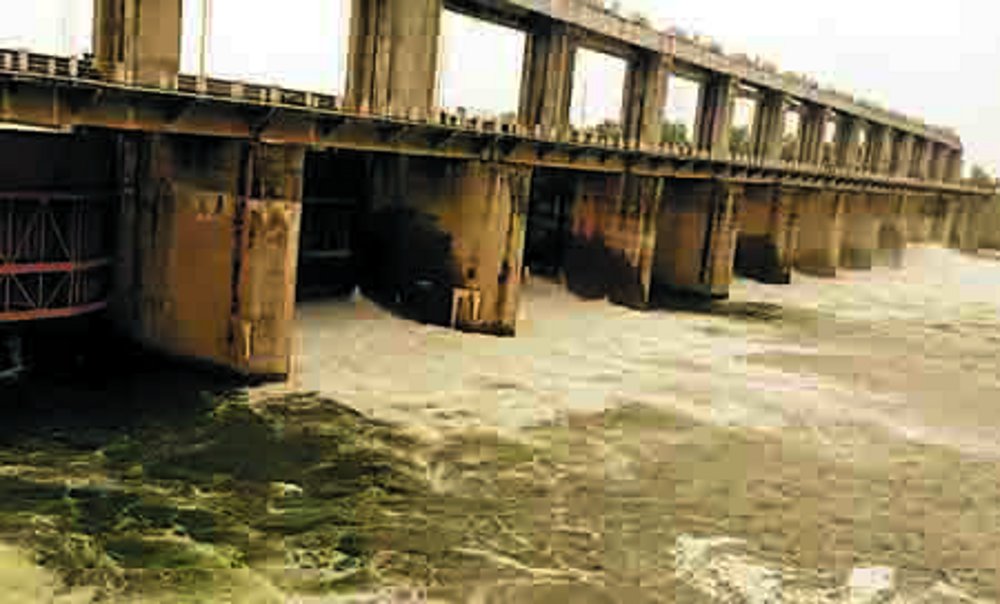 रीवा: बारिश के बढ़ता देख फिर बकिया के दो और बीहर के चार और गेट खुले रीवा: बारिश के बढ़ता देख फिर बकिया के दो और बीहर के चार और गेट खुले