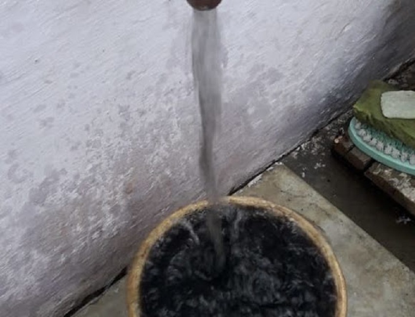 अजीब है रीवा, नल से निकल रहा ऐसा पानी की सुनकर हो जाएंगे दंग... अजीब है रीवा, नल से निकल रहा ऐसा पानी की सुनकर हो जाएंगे दंग...