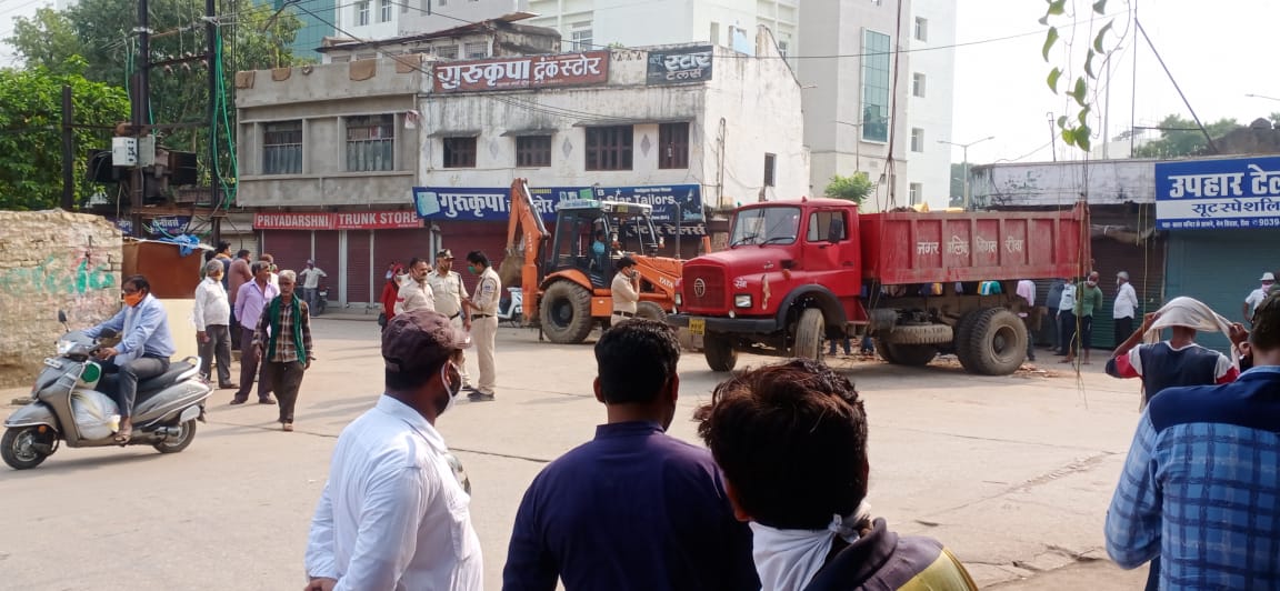 रीवा : सुपर स्पेशलियटी हाॅस्पिटल का प्रशासन ने हटाया अतिक्रमण, व्यवसाईयों ने किया विरोध, 30 सितम्बर को सीएम करेंगे अस्पताल का शुभारंभ