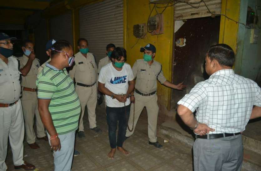 सतना का सिकंदर रीवा में बनाता था लड़कियों का पोर्न वीडियो, फिर वेबसाइट में करता था अपलोड.... सतना का सिकंदर रीवा में बनाता था लड़कियों का पोर्न वीडियो, फिर वेबसाइट में करता था अपलोड....