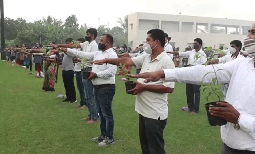 पीएम मोदी के 70 वें जन्मदिन से पहले, सूरत नगर निगम द्वारा लगाए जायेंगे 70,000 पौधे