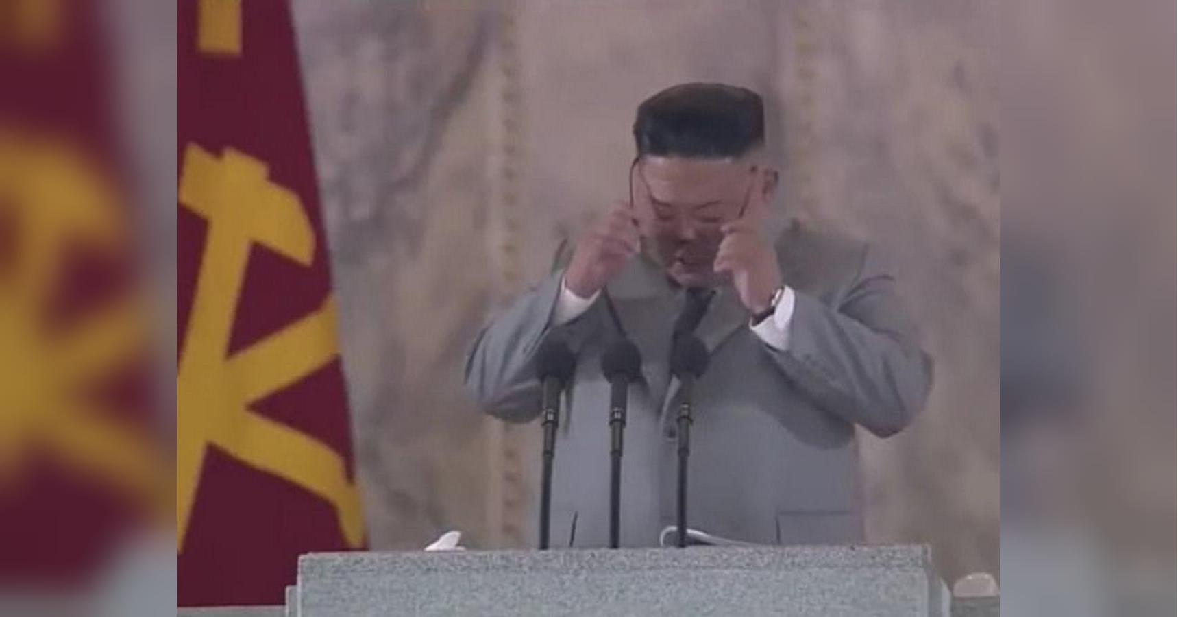 किम जोंग उन ने पहली बार मांगी माफी, जानिए क्यों भरी सभा में लगे रोने