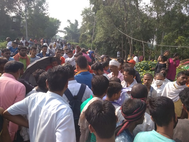 रीवा: दोस्त ने ही दोस्त के सीने में घोंप दिए चाकू,जानिए क्या थी वजह रीवा: दोस्त ने ही दोस्त के सीने में घोंप दिए चाकू,जानिए क्या थी वजह