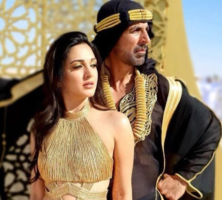 अक्षय कुमार ने कियारा आडवाणी संग शेयर की फिल्म ‘लक्ष्मी बम की तस्वीर, बताया साढ़े 12 बजे रिलीज होगा टीजर