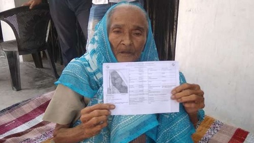 कोरोना, दिव्यांग एवं बुजुर्गो के लिए सांवेर विधानसभा में मतदान आज से शुरू, 60 टीमें घर-घर जाकर कराएंगी मतदान - MP NEWS