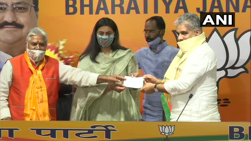 पूर्व केंद्रीय मंत्री स्वर्गीय दिग्विजय सिंह की बेटी शूटर श्रेयसी सिंह भारतीय जनता पार्टी में शामिल