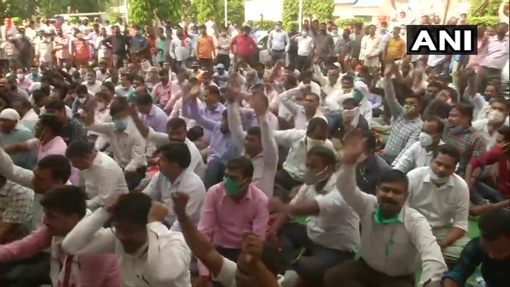 निजीकरण के विरोध में हड़ताल पर बिजली कर्मचारी, प्रदेश में गहराया बिजली संकट