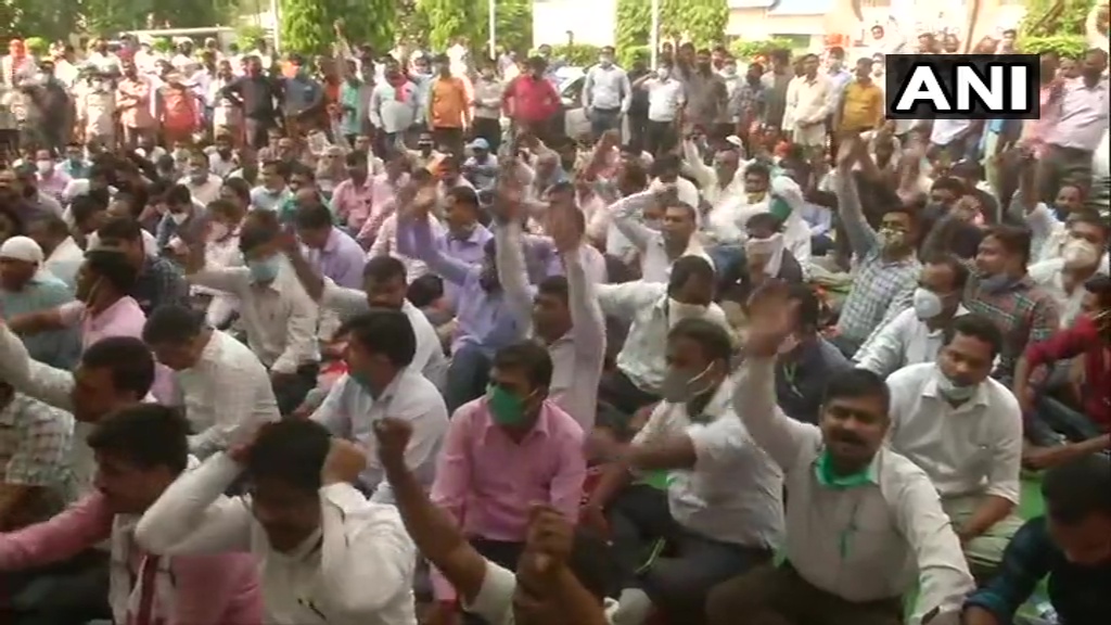 निजीकरण के विरोध में हड़ताल पर बिजली कर्मचारी, प्रदेश में गहराया बिजली संकट