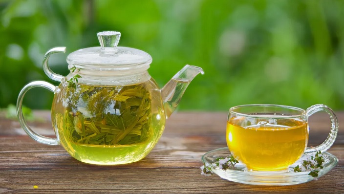 शरीर को रिफ्रेश करने के साथ Green Tea दिन भर देती है एनर्जी, पर ये है पीने का सही समय...