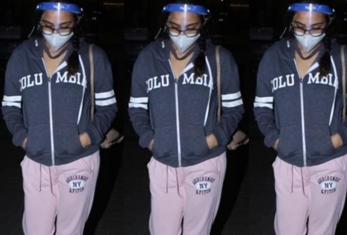 आधी रात इस हाल में नजर आई सारा अली खान, तस्वीरें हुई वायरल देखें आधी रात इस हाल में नजर आई सारा अली खान, तस्वीरें हुई वायरल देखें