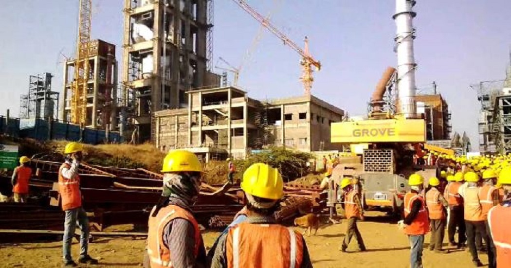 रीवा: आखिर ऐसा क्या हुआ कि अल्ट्राटेक सीमेंट फैक्ट्री के 25 गांव के ग्रामीणो में व्याप्त हो गया आक्रोश, जानिए पूरी खबर