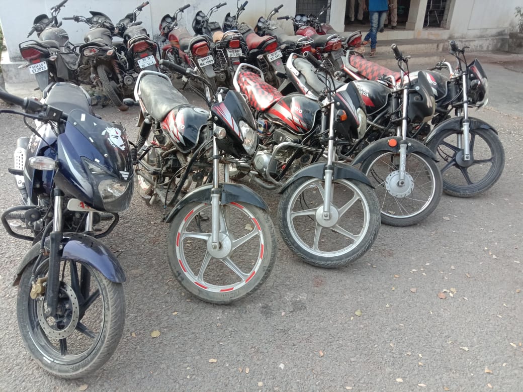 दो शहरो की चोर मंडली ऐसे उड़ाती रही बाइक की जानकर हो जाएगे हैरान... दो शहरो की चोर मंडली ऐसे उड़ाती रही बाइक की जानकर हो जाएगे हैरान...