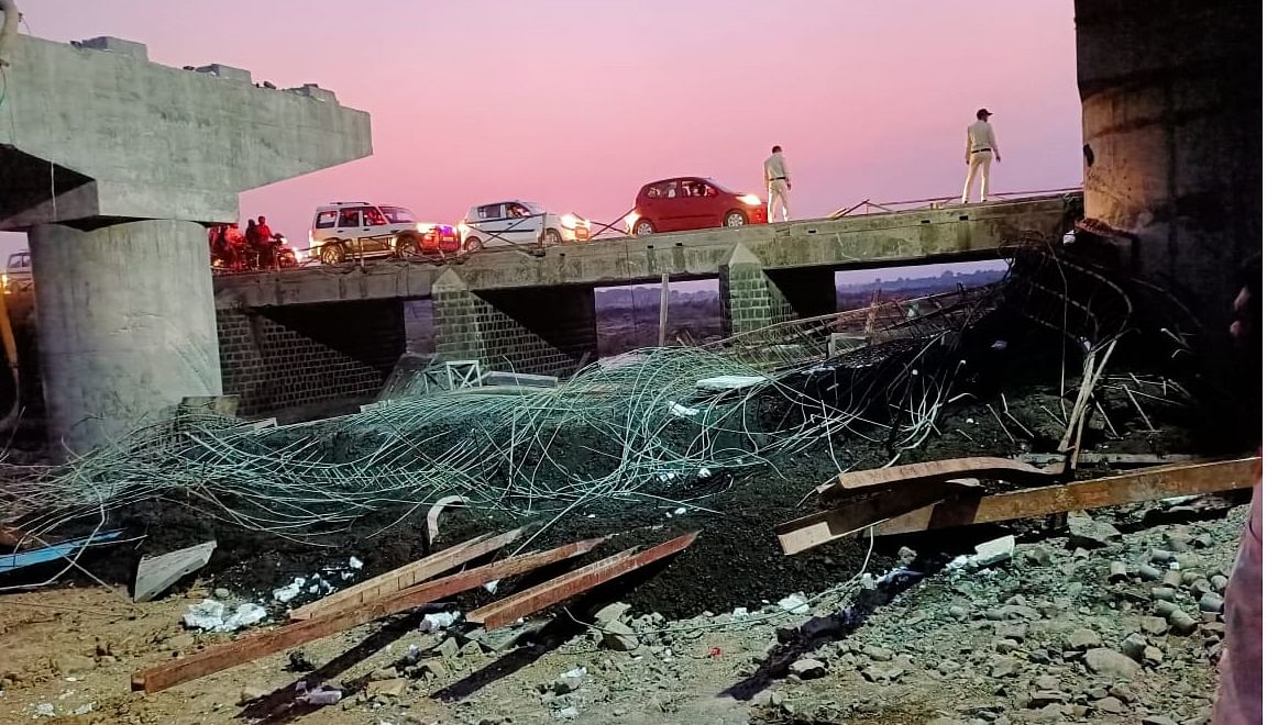 उज्जैन में निर्माणाधीन पुल का हिस्सा गिरा, छह मजदूर घायल