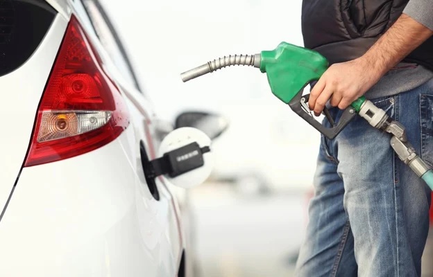 BUDGET 2021 / PETROL पर 2.5 रूपए और DIESEL पर 4 रूपए का कृषि सेस का अधिभार