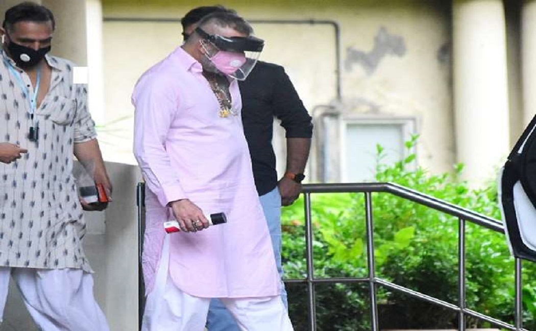 कैंसर से जूझ रहे संजय दत्त की तस्वीर आते ही दुःखी हुए फैंस, कहा ये क्या हो गया....