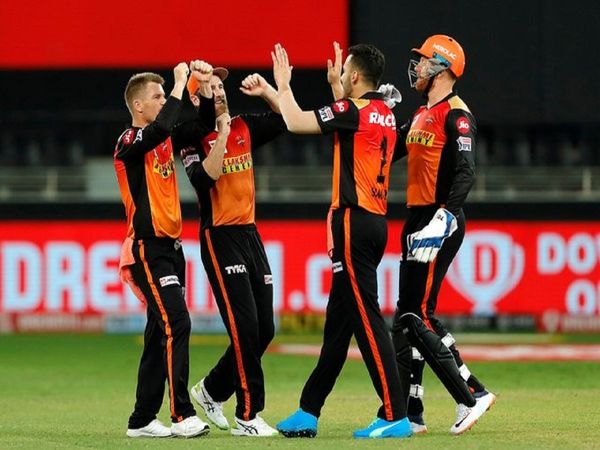 IPL 2020 : SRH ने CSK को 7 रनों से हराया, लगातार 3 मैच हार चुकी है धोनी की टीम