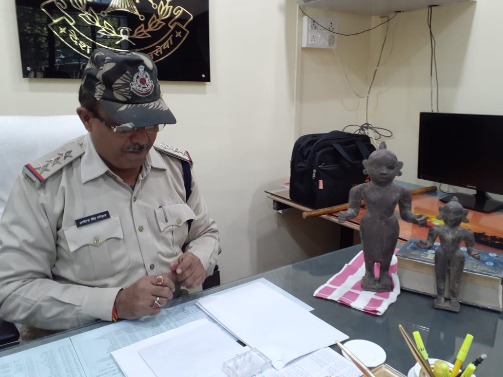 रीवा: खुदाई के दौरान अष्टधातु की प्राचीन दुर्लभ मूर्ति मिली, पढ़िए पूरी खबर