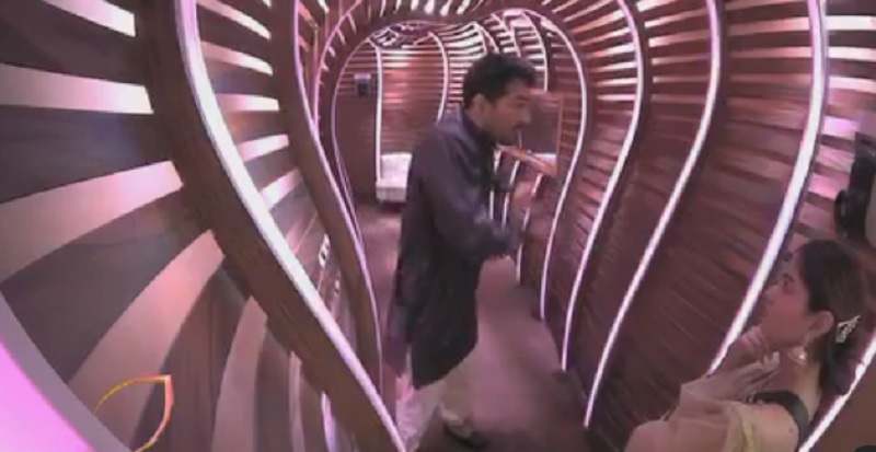 बिग बाॅस 14: कैप्टेंसी टाॅस्क को लेकर रूबीना एवं अभिनव के बीच ठनी, गुस्से में अभिनव ने बोल-तेरे को जो करना है.. बिग बाॅस 14: कैप्टेंसी टाॅस्क को लेकर रूबीना एवं अभिनव के बीच ठनी, गुस्से में अभिनव ने बोल-तेरे को जो करना है..