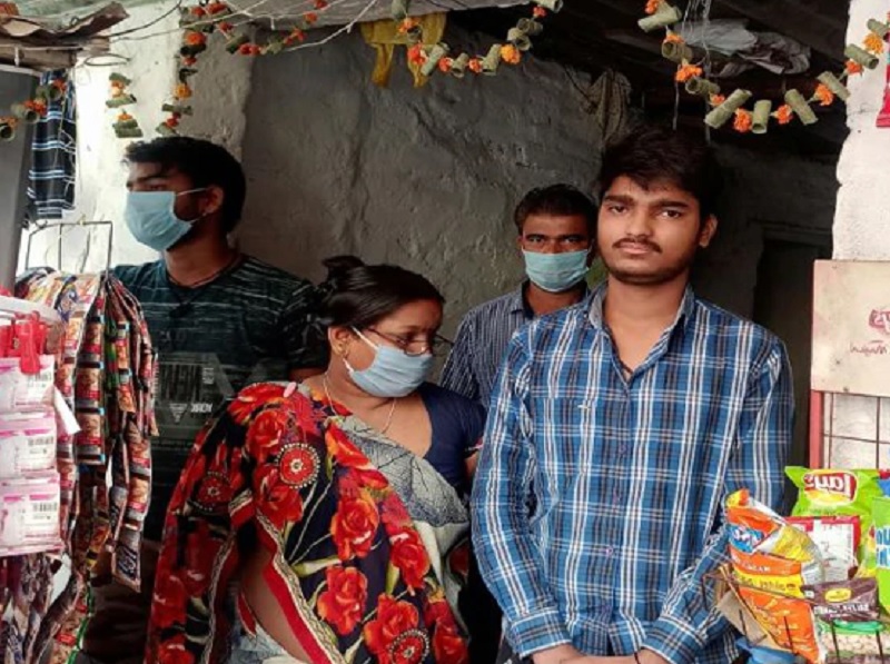 Bhopal news : झोपड़ी में रहने वाले होनहार ने पास कर ली सबसे कठिन परीक्षा,करता रहा रात-दिन मेहनत