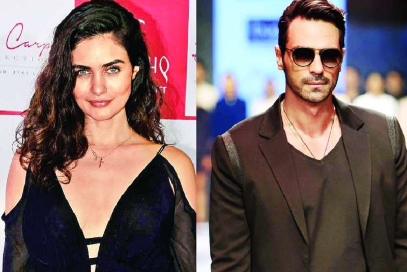 बिन शादी किए विदेशी गर्लफ्रैंड को माँ बना दिए एक्टर अर्जुनराम पाल, ऐसे हुई शुरुआत… बिन शादी किए विदेशी गर्लफ्रैंड को माँ बना दिए एक्टर अर्जुनराम पाल, ऐसे हुई शुरुआत…