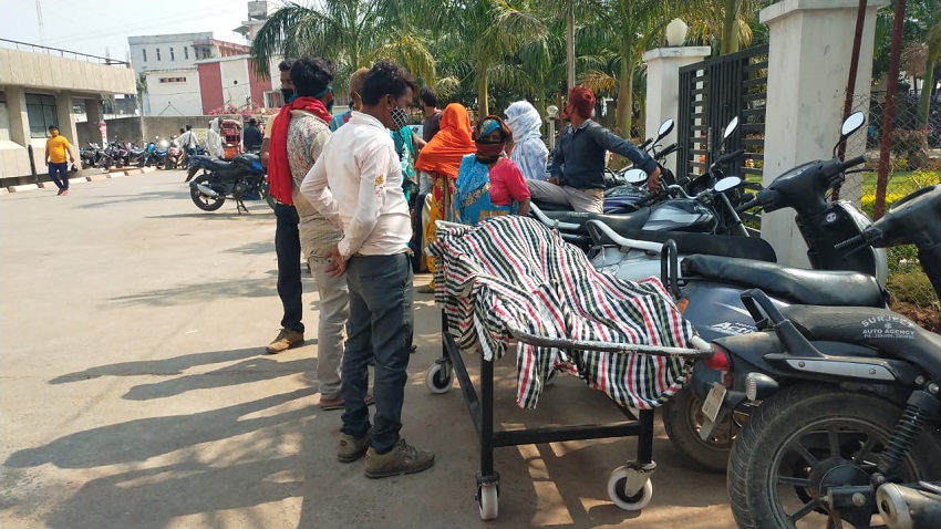 रीवा: एम्बुलेंस चालकों की हड़ताल से घर नहीं पहुंच सके मृतकों के शव, परेशान रहे परिजन