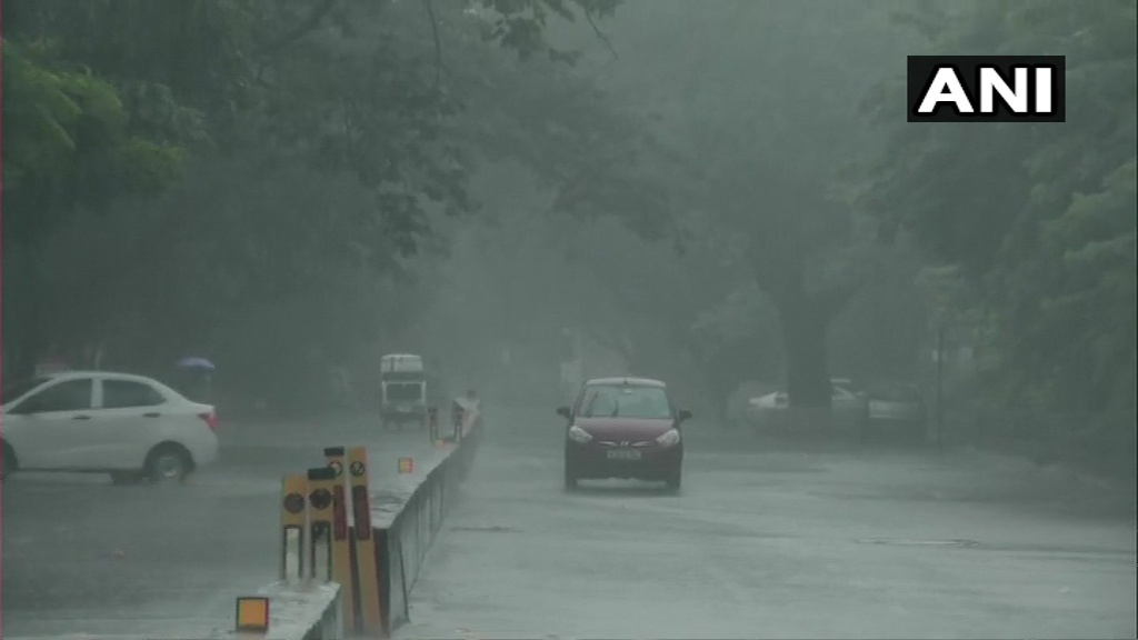 Cyclone Nivar : भीषण चक्रवाती तूफान में बदल रहा है निवार