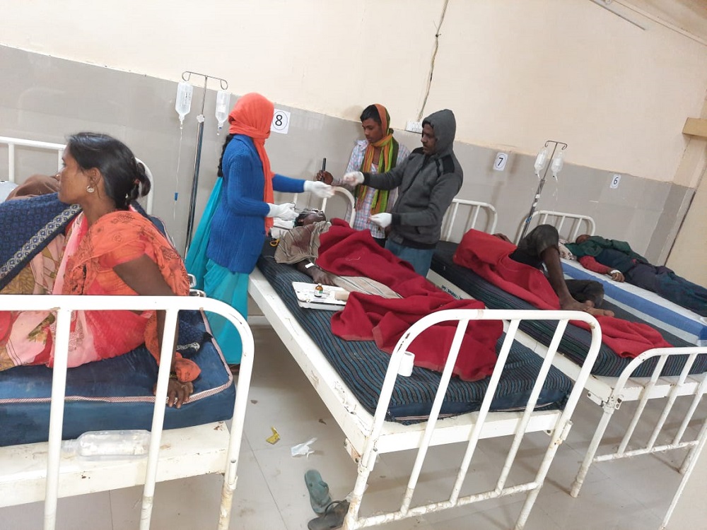 सगाई कार्यक्रम की खुशियां मातम में बदली, भीषण सड़क हादसे में 5 की मौत, 22 घायल : SINGRAULI NEWS सगाई कार्यक्रम की खुशियां मातम में बदली, भीषण सड़क हादसे में 5 की मौत, 22 घायल : SINGRAULI NEWS