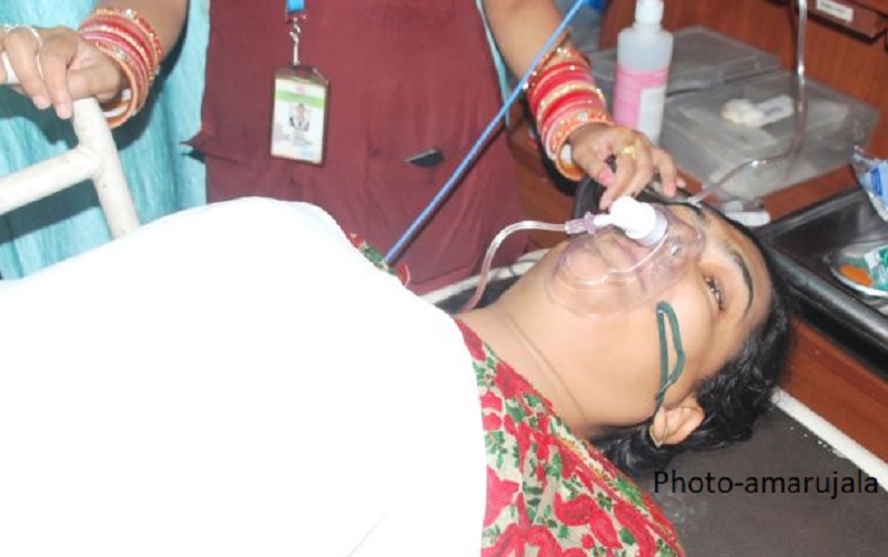 फूहरगीतो पर डांस कर रही किन्नर को लगी गोली से सनसनी फूहरगीतो पर डांस कर रही किन्नर को लगी गोली से सनसनी