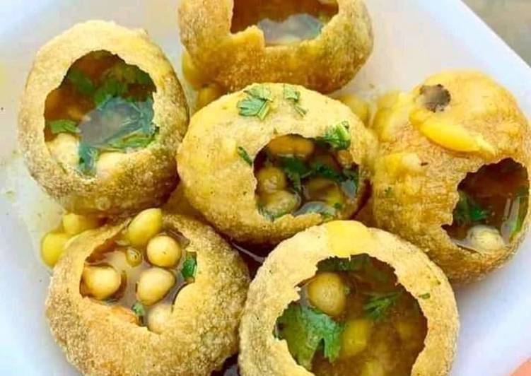 स्वादिष्ट पानी पुरी खाने के हैं शौकीन तो पढ़ ले ये खबर, Toilet के पानी का हो रहा है इस्तेमाल...