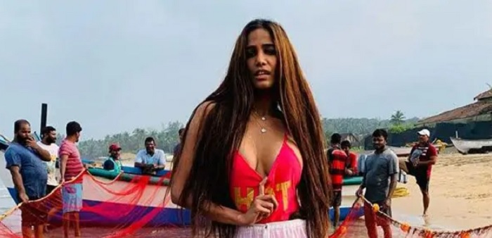 पूनम पांडेय को कुछ माह पूर्व पति ने पीटा था अब पूरे कपडे उतार कर रही थी अश्लील वीडियो शूट फिर...