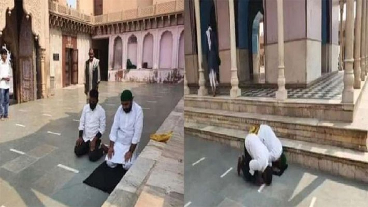 मथुरा : मंदिर में नमाज पढ़ने पर चार लोगो पर केस दर्ज, एक गिरफ्तार मथुरा : मंदिर में नमाज पढ़ने पर चार लोगो पर केस दर्ज, एक गिरफ्तार