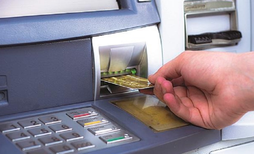 रीवा: खाताधारक का एटीएम से पैसा नहीं निकला और बदमाशों ने 45 हजार उड़ाये रीवा: खाताधारक का एटीएम से पैसा नहीं निकला और बदमाशों ने 45 हजार उड़ाये