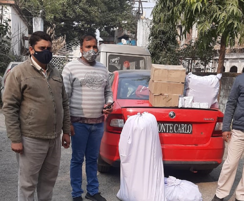 रीवा: शराब, गांजा कोरेक्स से भरी कार के साथ ईनामी बदमाश पुलिस गिरफ्त में, सट्टा कारोबार से जुड़े होने की जानकारी आई सामने...