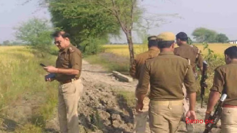 खेत में मिला लावारिस बच्चे का शव, शिनाख्त करने में जुट पुलिस