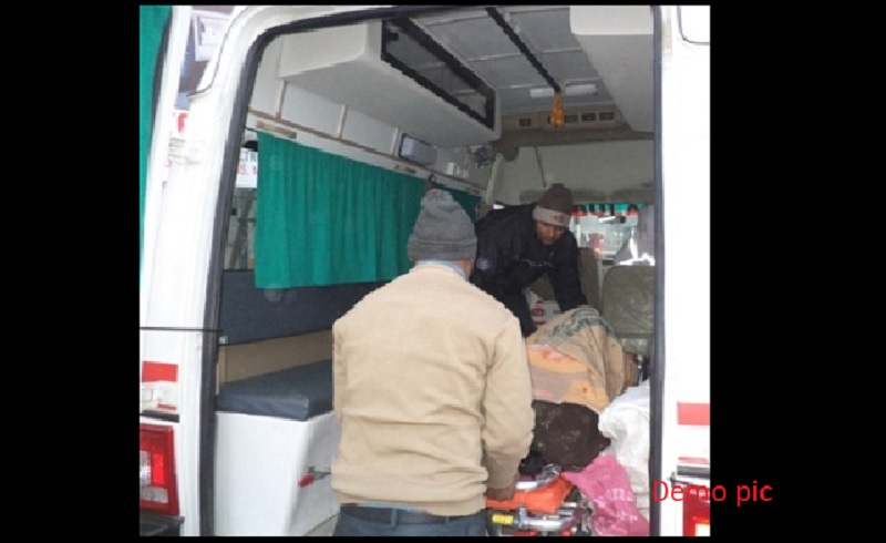 सतना: सामुदायिक स्वास्थ्य केंद्र का शर्मनाक पहलू, एम्बुलेंस में बेहोश महिलाओं का ठूंस-ठूंसकर भरा सतना: सामुदायिक स्वास्थ्य केंद्र का शर्मनाक पहलू, एम्बुलेंस में बेहोश महिलाओं का ठूंस-ठूंसकर भरा