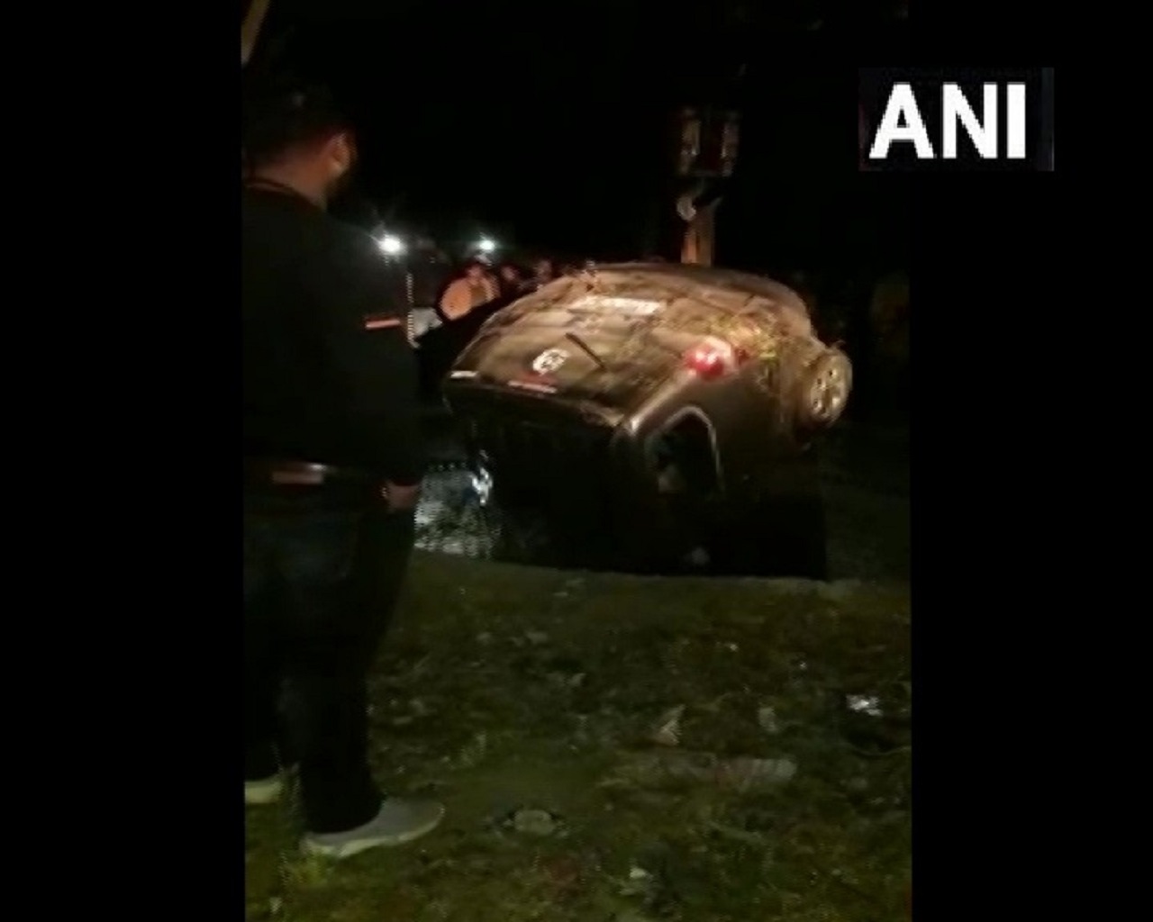 छत्तरपुर : शादी में जा रही गाड़ी कुएं में गिरी, 6 लोगों की मौत