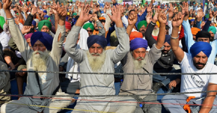 किसानों का रास्ता रोकने सीमांओं में बढे पुलिसबल, जाम के हवाले हुए पूरा शहर