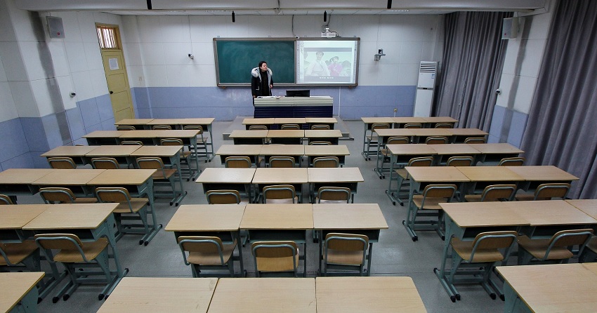 वीरान पड़ी स्कूलें चोरों के निशाने पर, 15 लाख का सामान पार- Rewa News