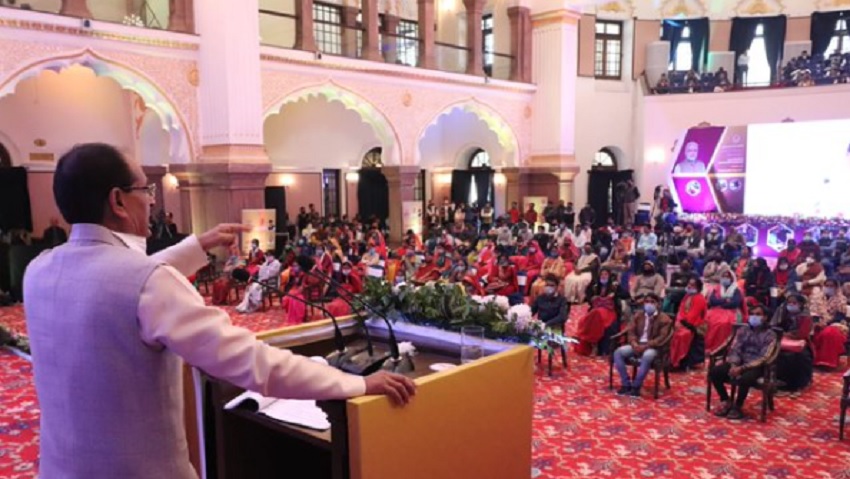 MP News : अपराधियों को सीएम शिवराज की चेतावनी, एमपी छोड़ दो वरना...