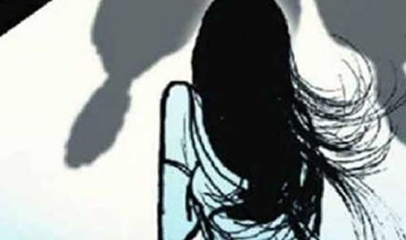 मानवता को शर्मसार करती घटनाएं, महिला के कपड़े उतारकर की पिटाई