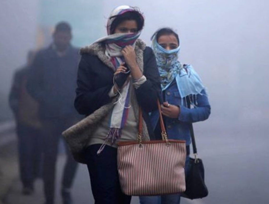 बर्फीली हवाओं की चपेट में विंध्य, जोरदार गलन से कंपकपाए लोग बर्फीली हवाओं की चपेट में विंध्य, जोरदार गलन से कंपकपाए लोग