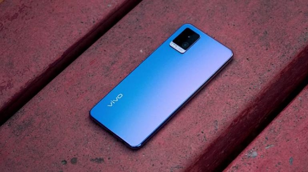 Vivo V20 2021 स्नैपड्रैगन 730G SoC के साथ भारत में बिक्री पर: कीमत और specs