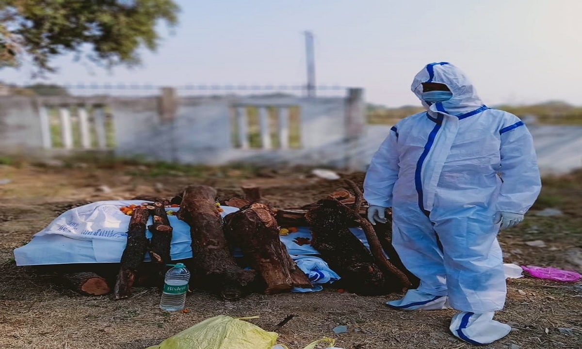 रीवा में कोरोना संक्रमित मरीजों की मौत का सिलसिला जारी, 5 की जली चिता, एक को जिला अस्पताल में छोड़कर भागे परिजन