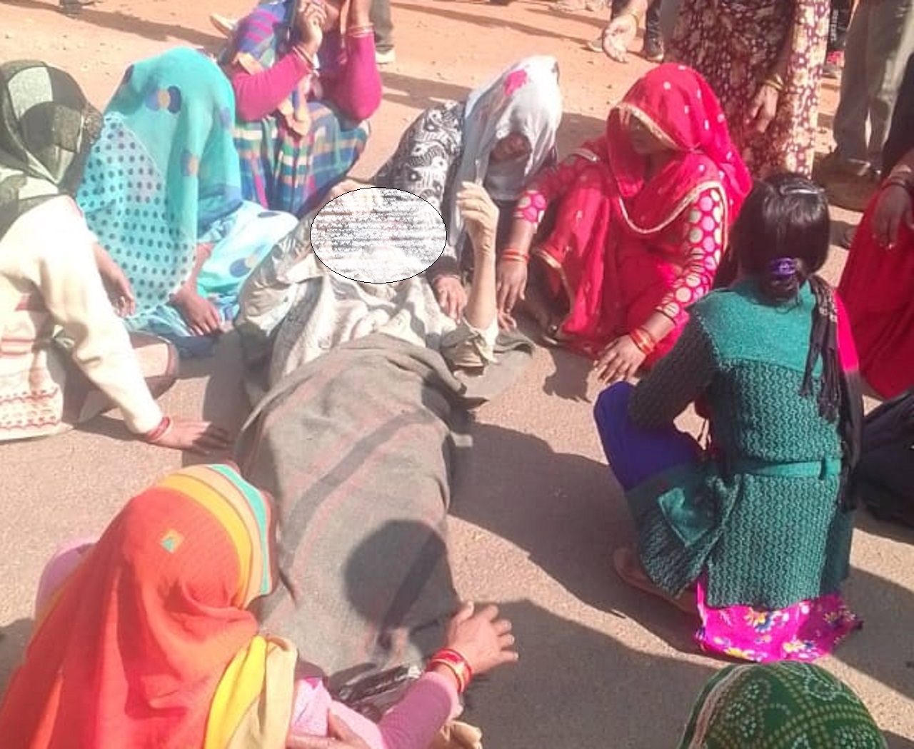 रीवा : अधेड़ की बावली में मिली लाश, परिजनों ने हत्या का लगाया आरोप