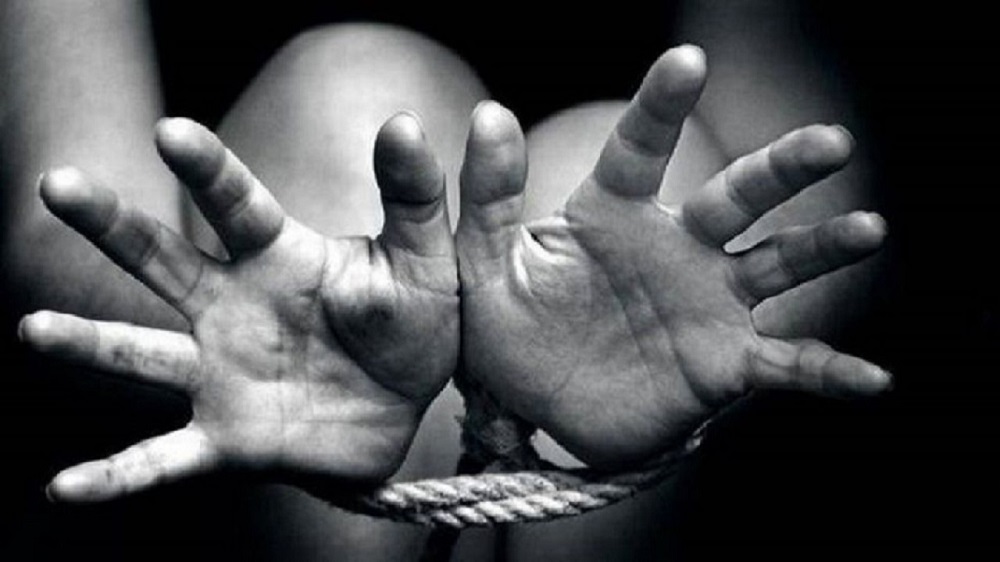 रीवाः युवती को बंधक बनाकर दी गई यातना, शादी की बात कह कर ले गया था युवक... रीवाः युवती को बंधक बनाकर दी गई यातना, शादी की बात कह कर ले गया था युवक...